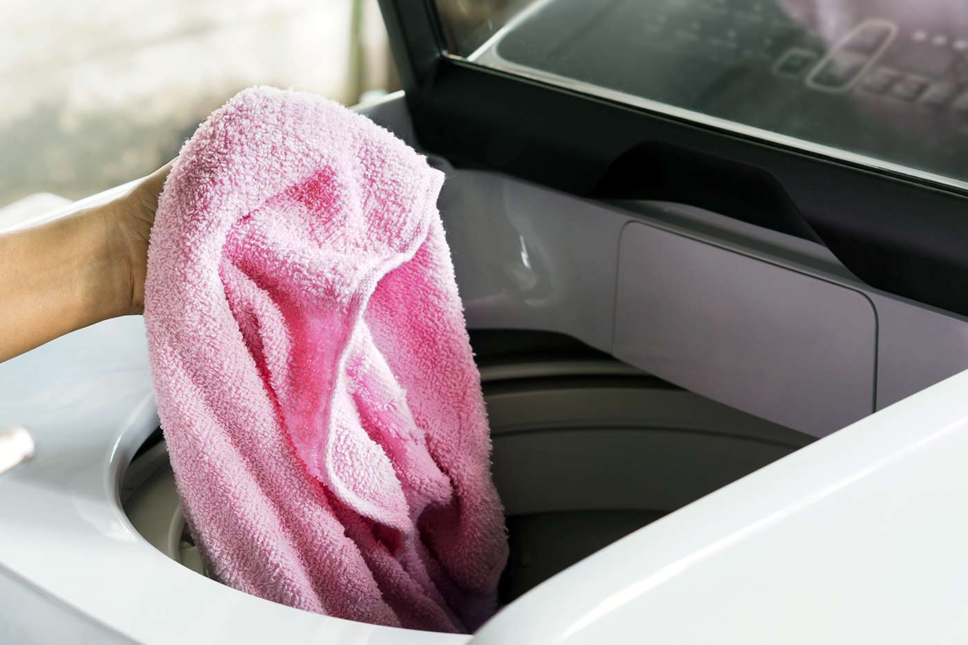 Πως καθαρίζεις το πλυντήριο ρουχων που ανοιγει απο πανω